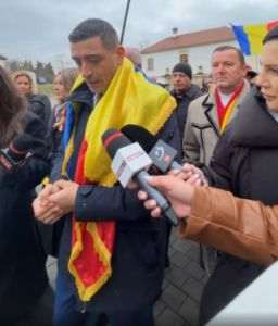 George Simion, primit cu aplauze la ceremonile din Alba Iulia